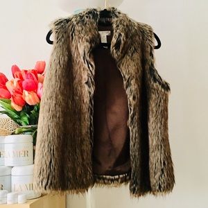 🍁🍂Faux Fur Jacket Vest 🍂🍁Like new condition 🍁
